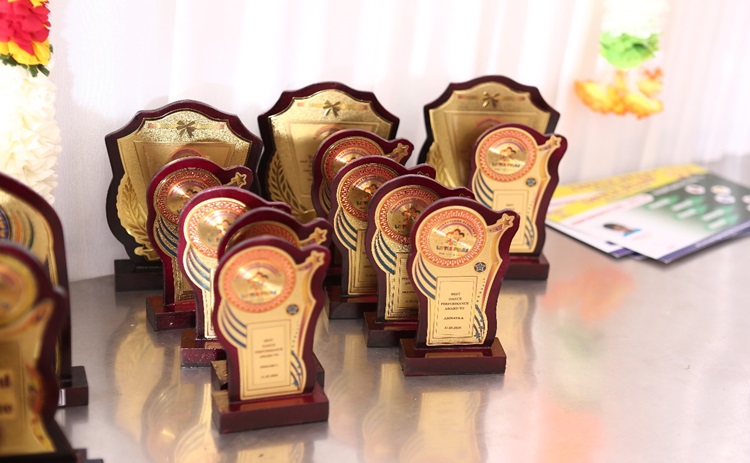 Awards-img